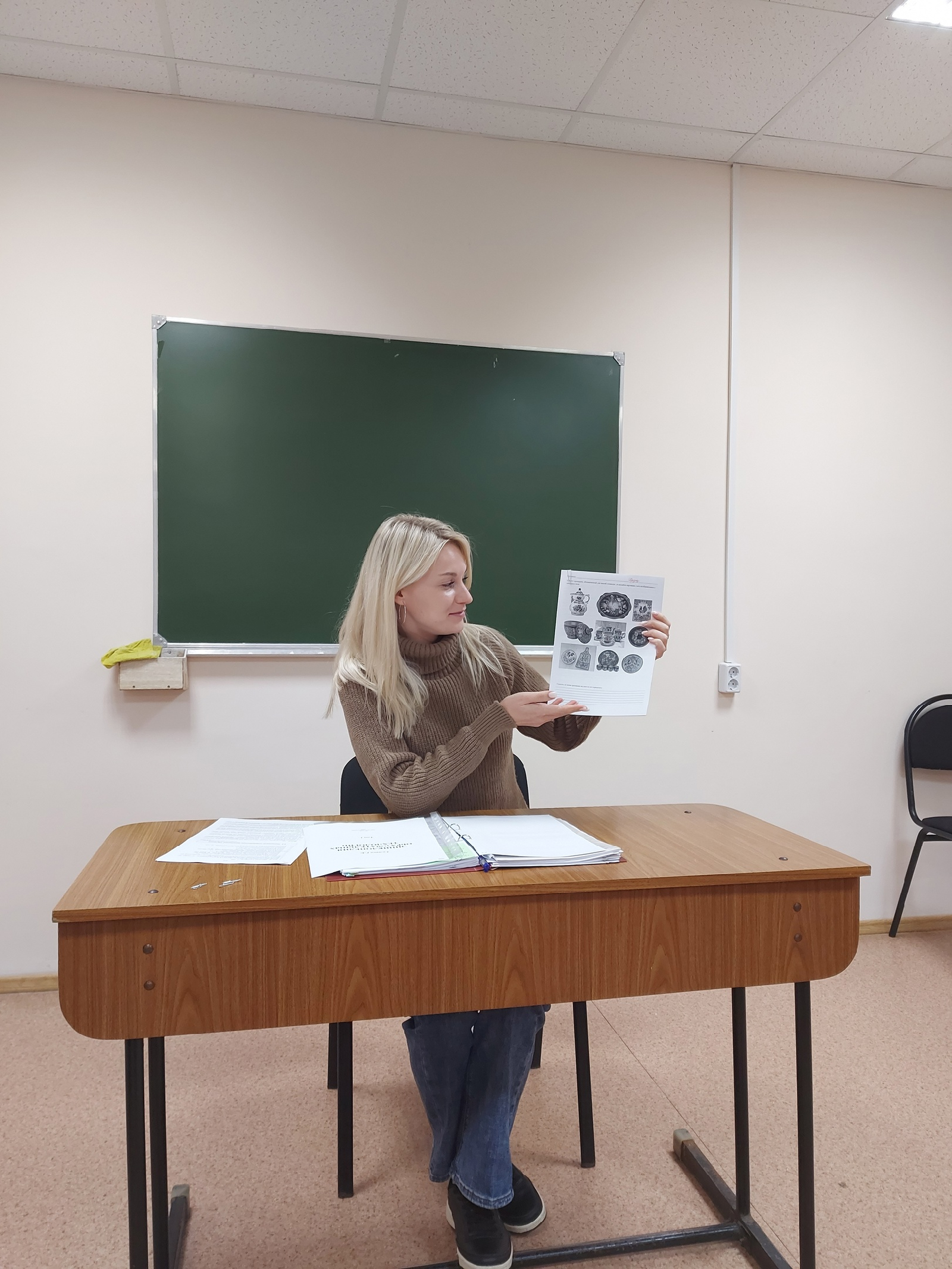 12 октября доцентом кафедры Изобразительное искусство и культурология Таланиной О.В. был проведен мастер-класс по теме Проблемы развития народных промыслов